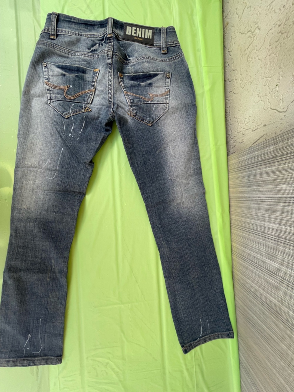 LOW RISE Z Co PREMIUM CAPRI,DISTRESS JEANS SIZE 0 JUNIORS